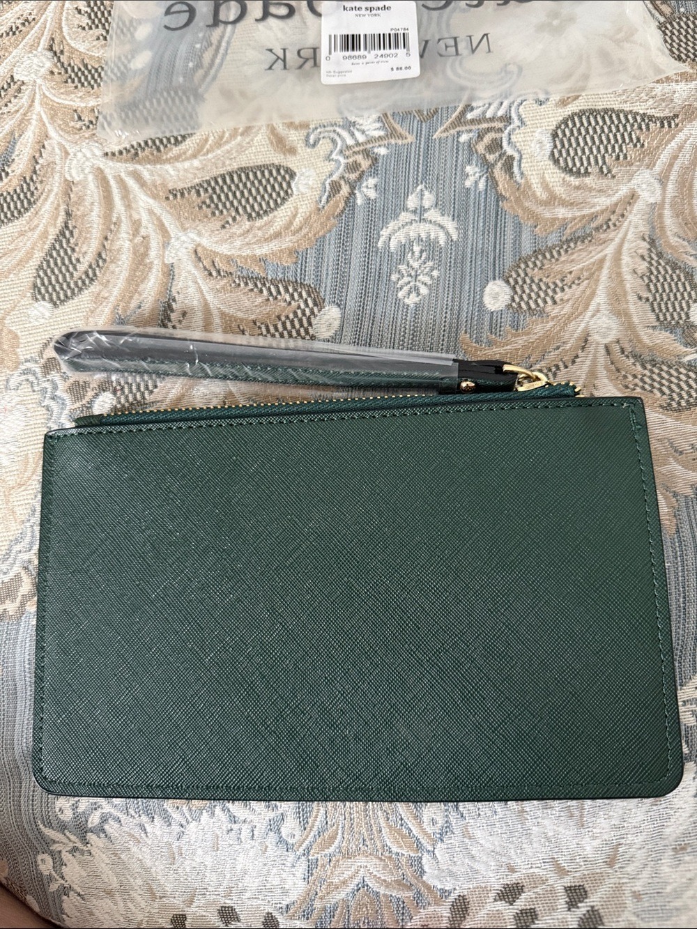 Kate Spade New York Green Saffiano Leather Wristlet P04784 MSRP $88 - Picture 4 of 6